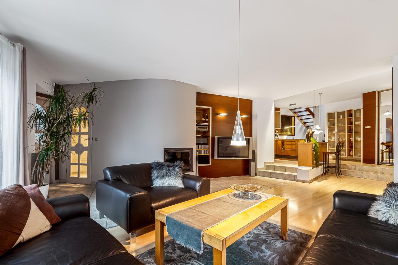 dom szeregowy, 6 pokoi Pyskowice, ul. Czereśniowa. Zdjęcie 1