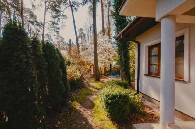 dom wolnostojący, 7 pokoi Podkowa Leśna, ul. Wiewiórek. Zdjęcie 15