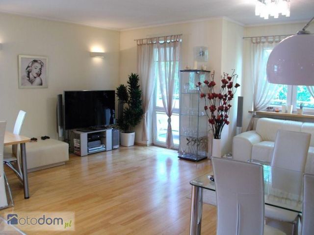 Mieszkanie 4-pokojowe Łódź Górna, ul. Akademii Zamojskiej. Zdjęcie 1