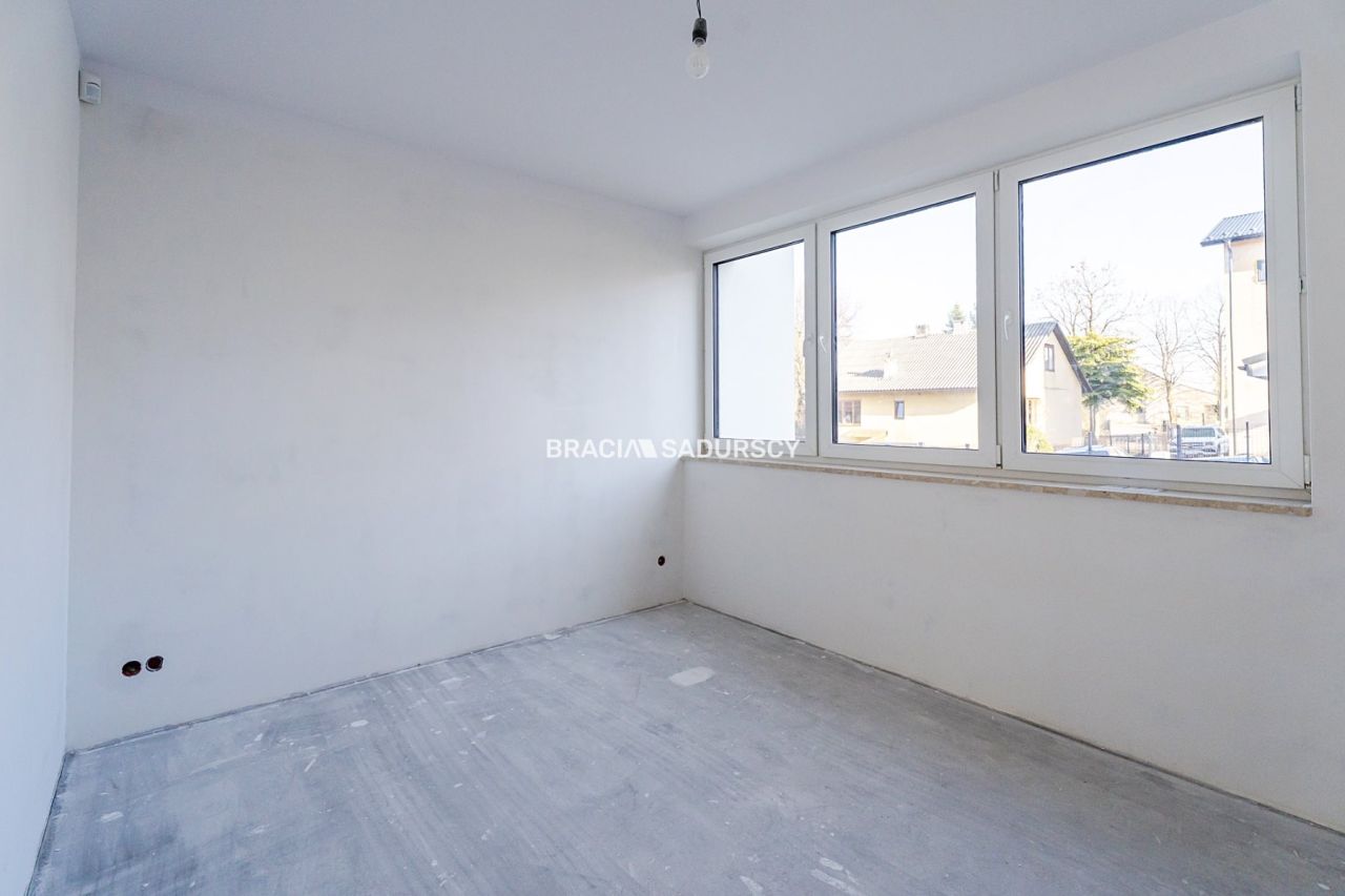 dom wolnostojący, 5 pokoi Bębło. Zdjęcie 18