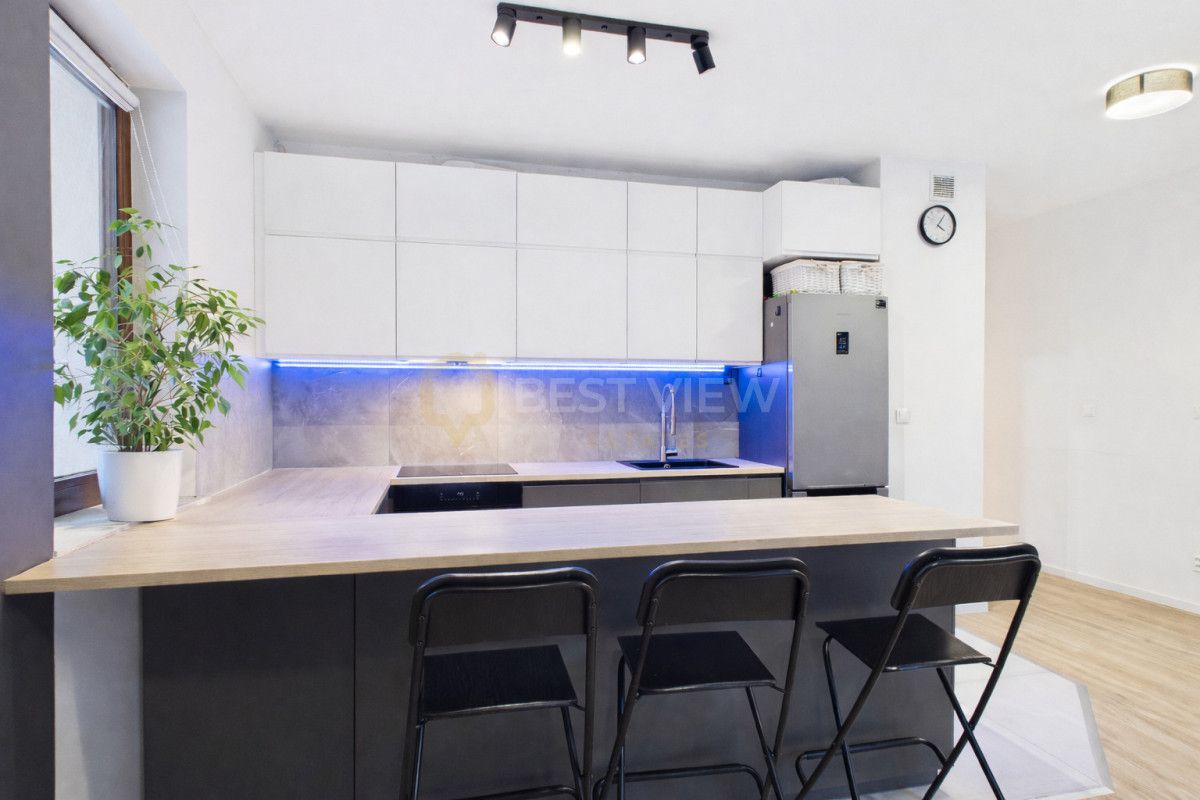 Mieszkanie 3-pokojowe Stara Iwiczna. Zdjęcie 2