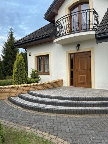 dom wolnostojący, 5 pokoi Józefów. Zdjęcie 1