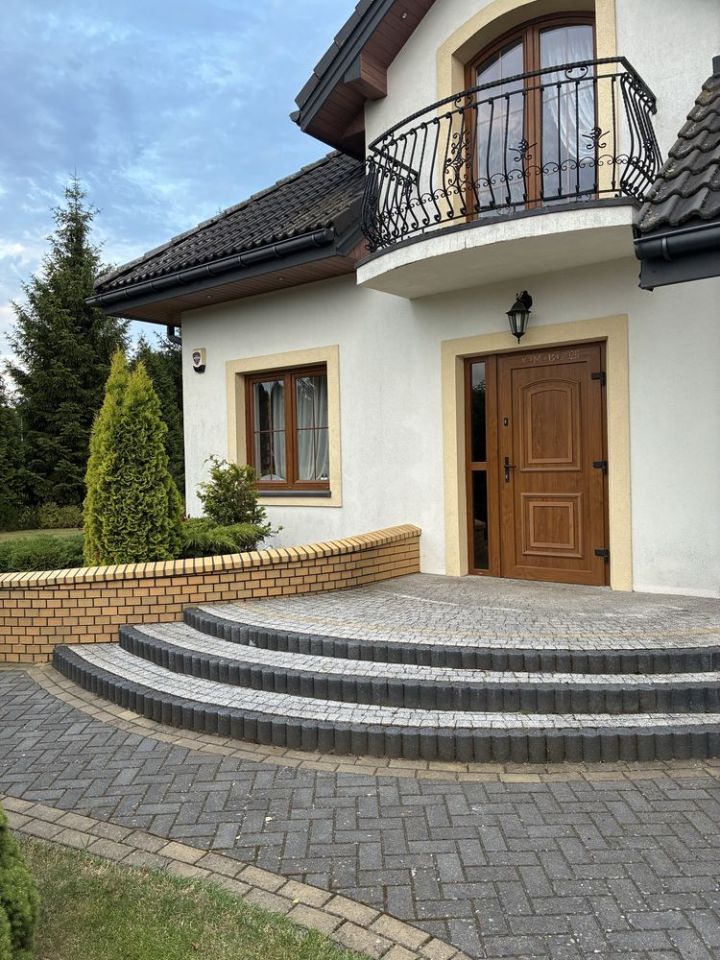 dom wolnostojący, 5 pokoi Józefów