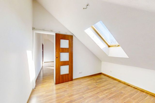 dom wolnostojący, 6 pokoi Zelgoszcz. Zdjęcie 12