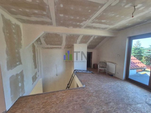 dom wolnostojący, 5 pokoi Chrząstawa Wielka. Zdjęcie 5