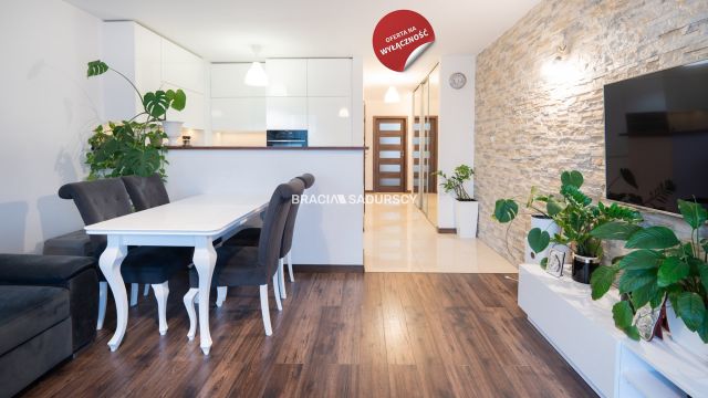 Mieszkanie 3-pokojowe Kraków Bieżanów, ul. Henryka i Karola Czeczów. Zdjęcie 1