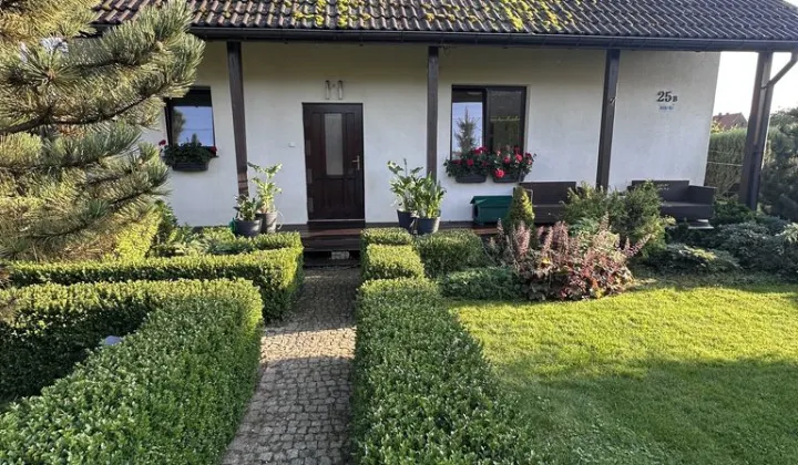 dom wolnostojący, 4 pokoje Moczydlnica Dworska