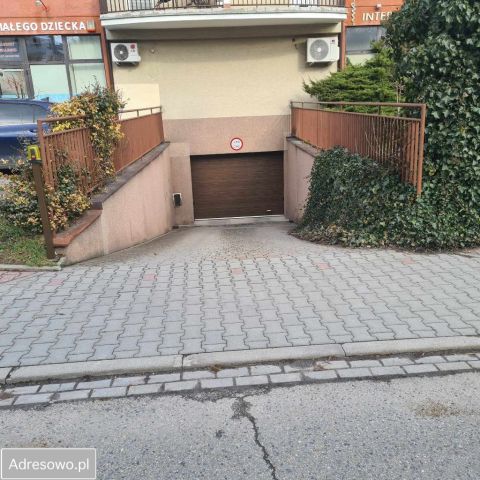 Garaż/miejsce parkingowe Kraków Dębniki, ul. Strąkowa. Zdjęcie 1