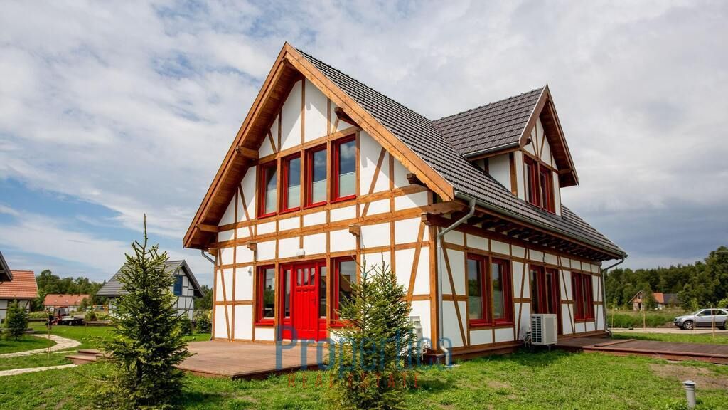 dom wolnostojący, 9 pokoi Rowy. Zdjęcie 4