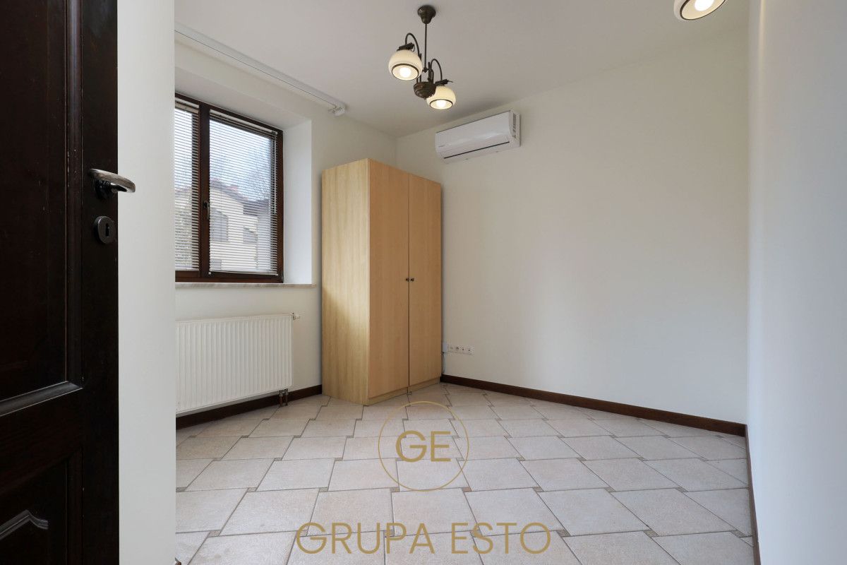 dom wolnostojący, 8 pokoi Kraków Kliny, ul. Narvik. Zdjęcie 7