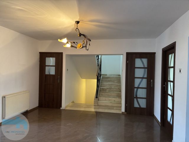 dom wolnostojący, 7 pokoi Legionowo. Zdjęcie 2