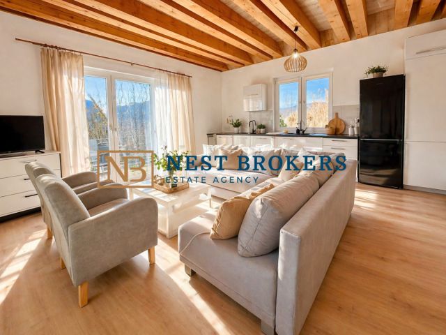 dom wolnostojący, 3 pokoje Stróża. Zdjęcie 1