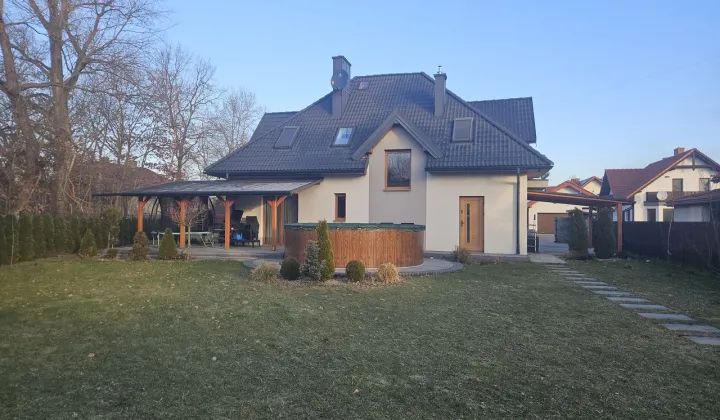 dom wolnostojący, 6 pokoi Niepołomice, ul. Krzywa