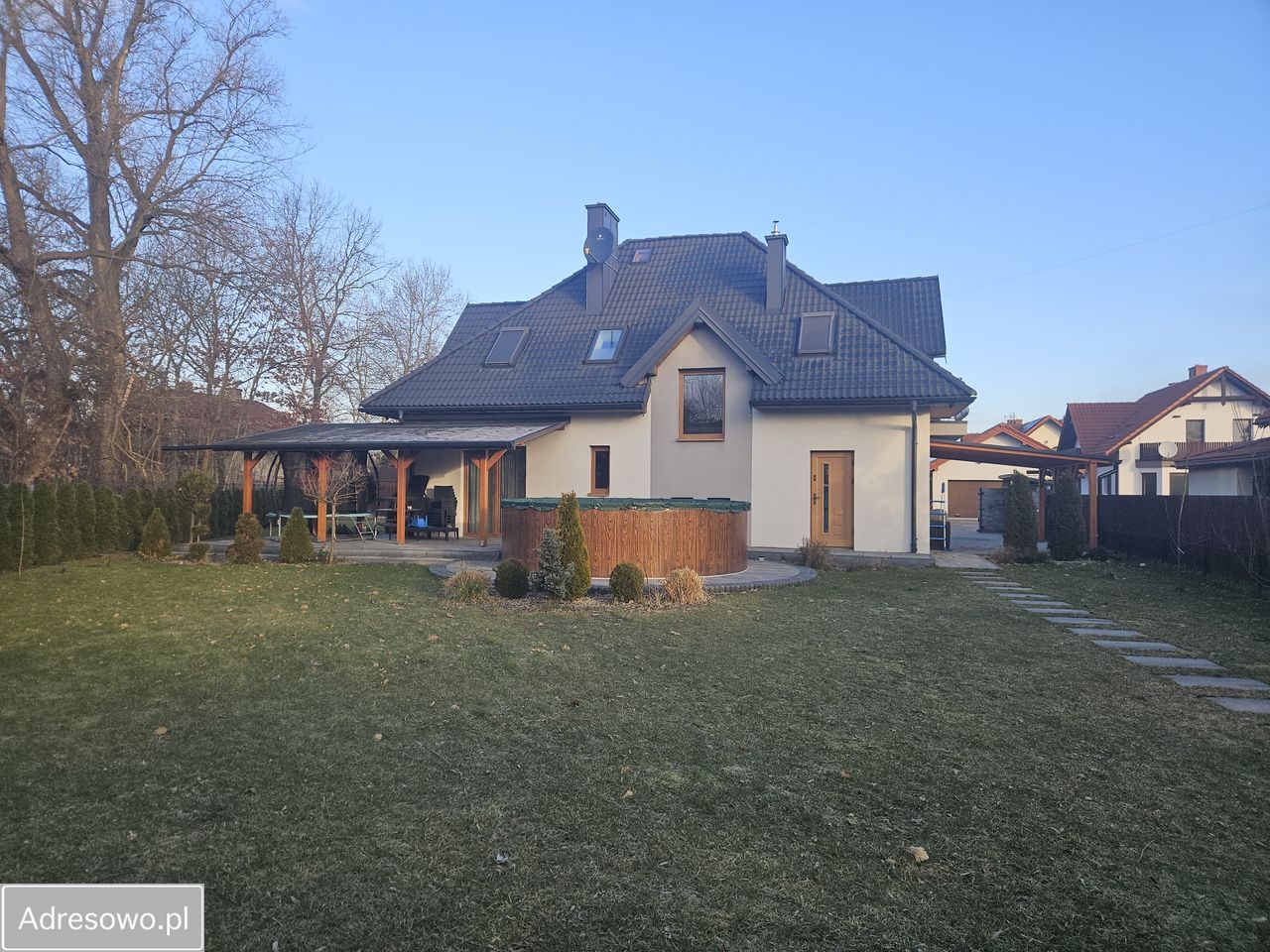 dom wolnostojący, 6 pokoi Niepołomice, ul. Krzywa. Zdjęcie 1