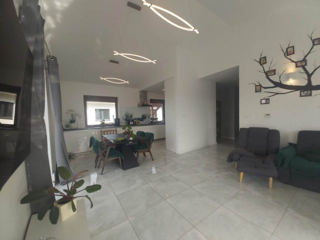 dom wolnostojący, 4 pokoje Oraczewice. Zdjęcie 5