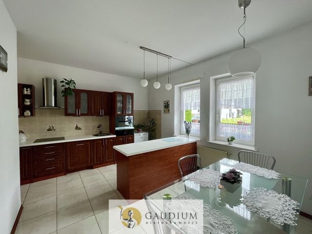 dom wolnostojący, 7 pokoi Bytonia, os. Zielone. Zdjęcie 12