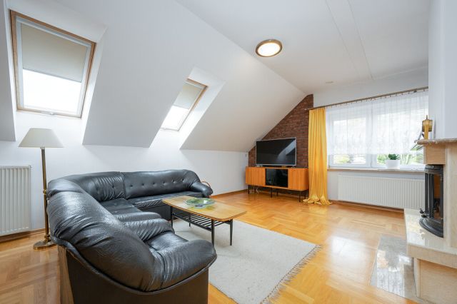 dom wolnostojący, 5 pokoi Krzywiec. Zdjęcie 7