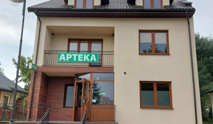 dom wolnostojący, 7 pokoi Komarów-Osada, ul. Rynek