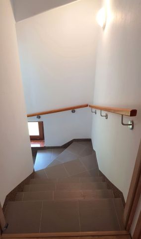 dom wolnostojący, 5 pokoi Lesko, ul. Słoneczna. Zdjęcie 5