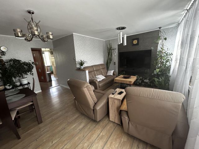 Mieszkanie 3-pokojowe Częstochowa Centrum, al. Aleja Najświętszej Maryi Panny. Zdjęcie 1