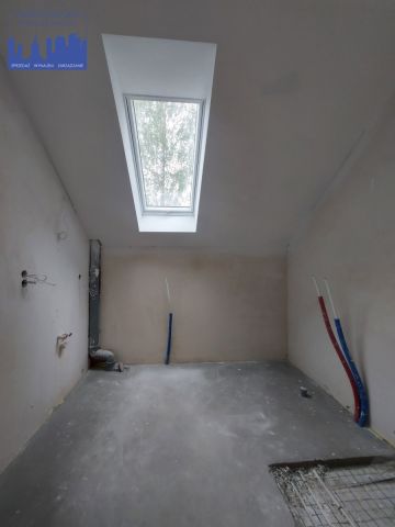dom wolnostojący, 6 pokoi Borowina. Zdjęcie 18