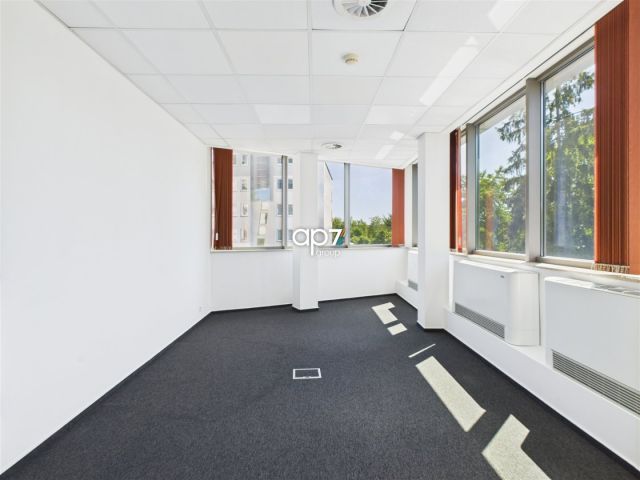 Biuro Kraków Bronowice, ul. Stańczyka. Zdjęcie 1