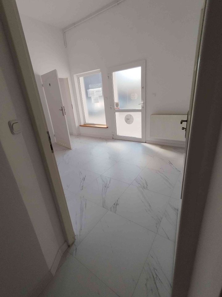 Lokal Oborniki Śląskie Centrum, ul. Marii Skłodowskiej-Curie. Zdjęcie 2