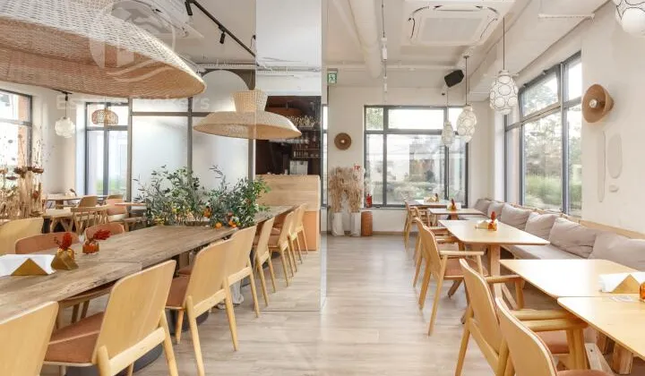 Lokal Wrocław, pl. Jana Pawła II