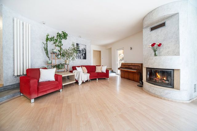 dom wolnostojący, 5 pokoi Złotokłos, ul. Słoneczna. Zdjęcie 1