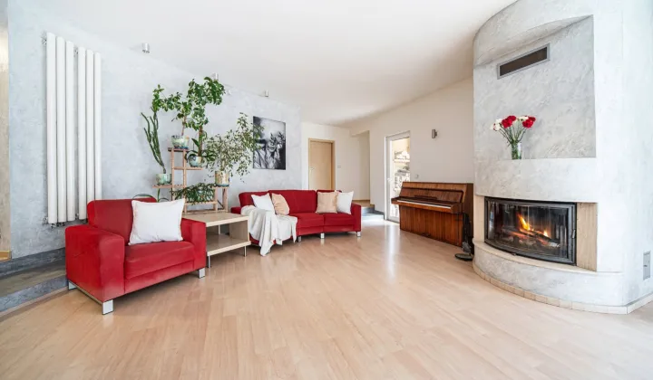 dom wolnostojący, 5 pokoi Złotokłos, ul. Słoneczna