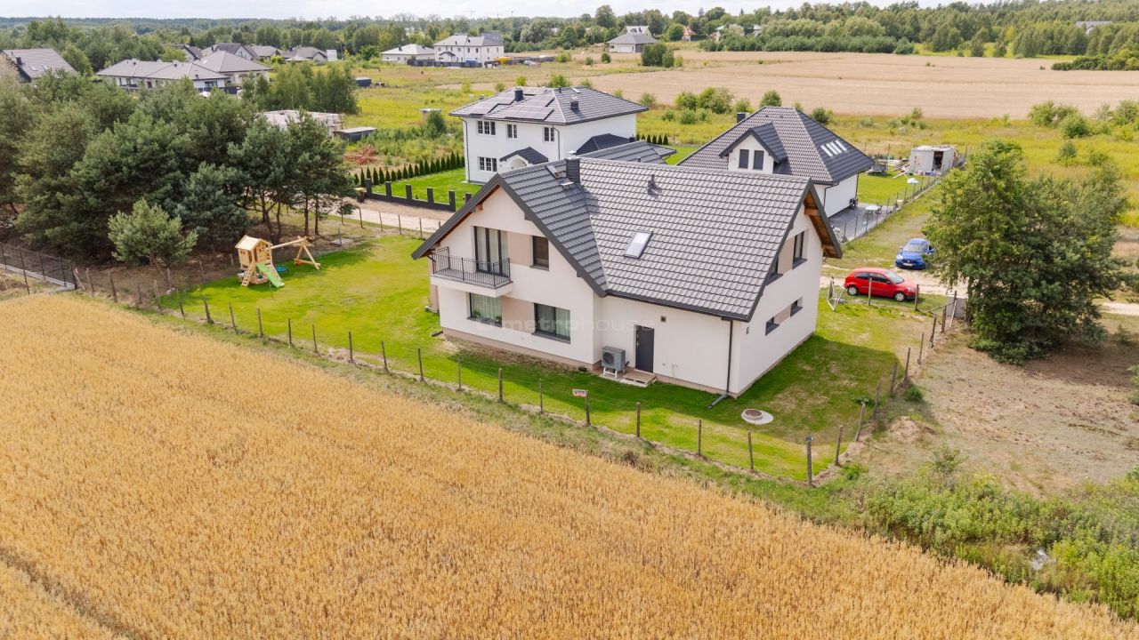 dom wolnostojący, 6 pokoi Skubianka. Zdjęcie 2