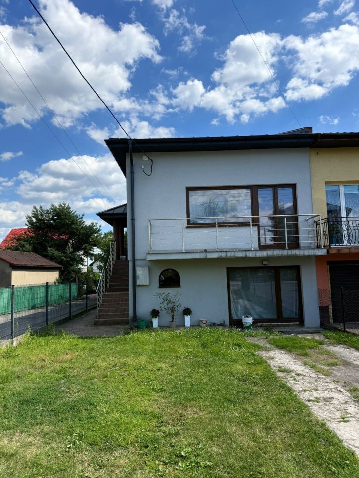 Cyców, ul. Nowa Bliźniak do odświeżenia - 120 m²