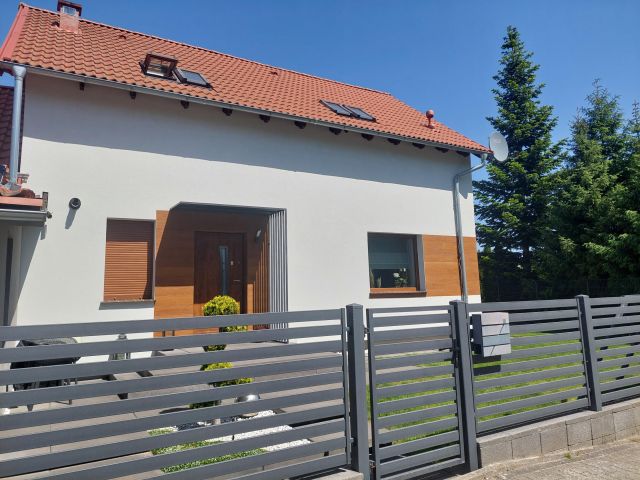 dom wolnostojący, 4 pokoje Drezdenko, ul. Norwida. Zdjęcie 1