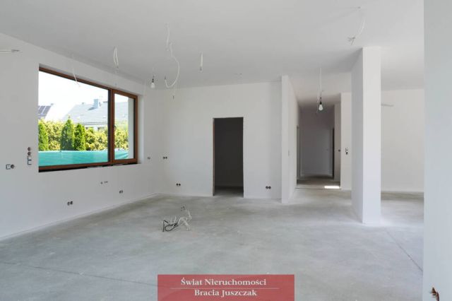 dom wolnostojący, 5 pokoi Radomierzyce. Zdjęcie 28