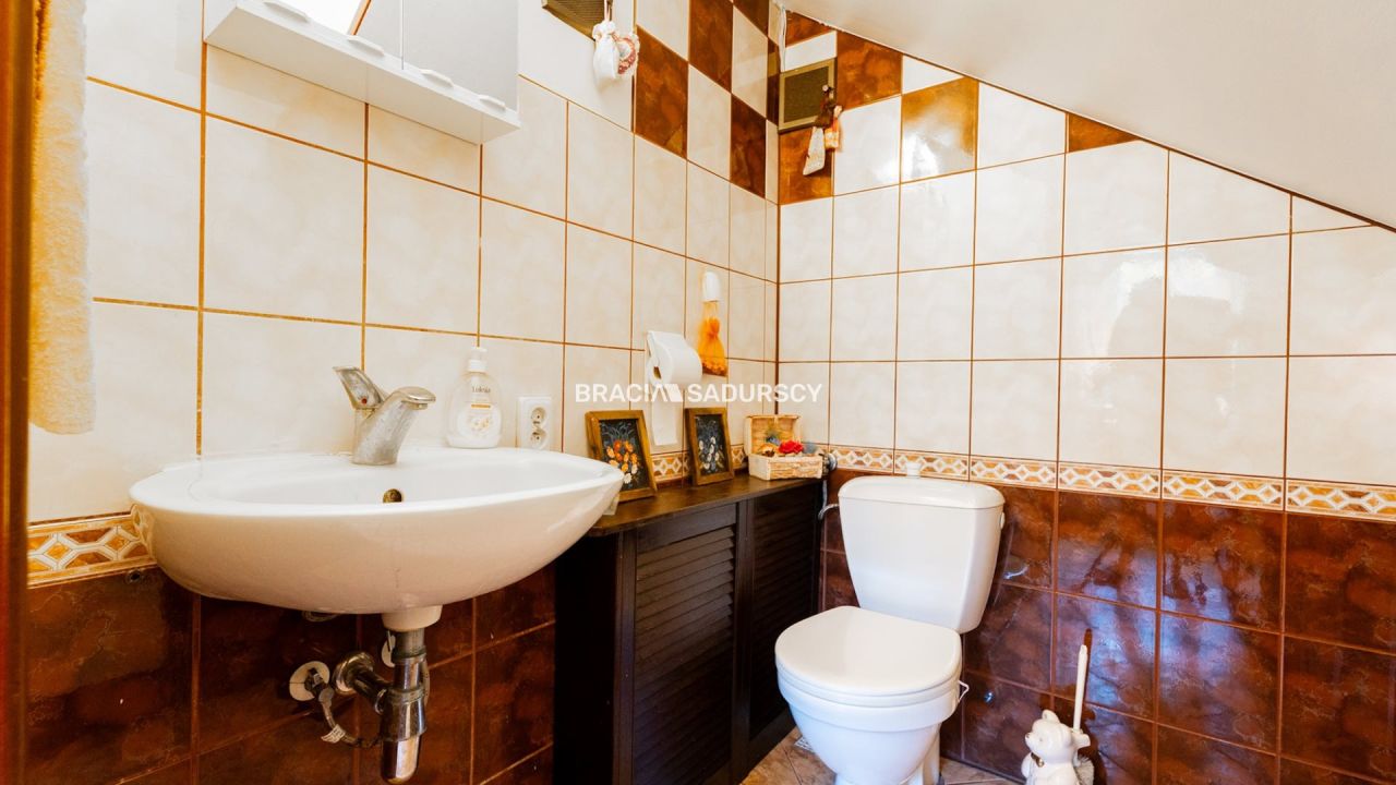 dom wolnostojący, 4 pokoje Brzeźnica. Zdjęcie 9