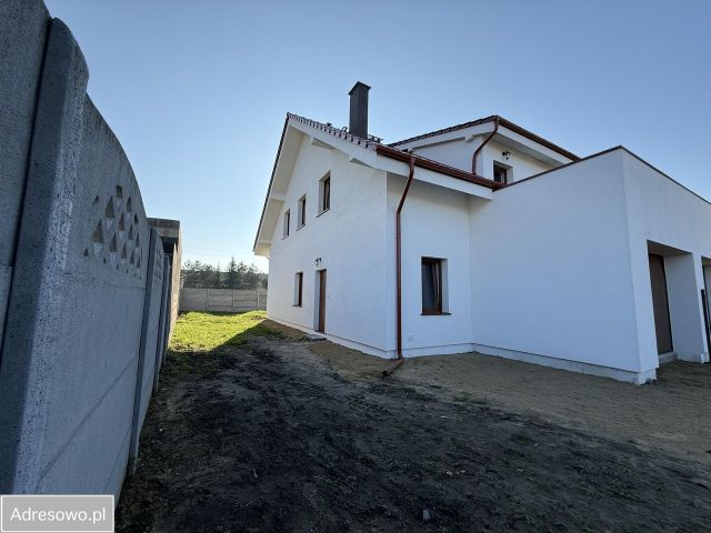 dom wolnostojący, 4 pokoje Zakrzewo. Zdjęcie 1