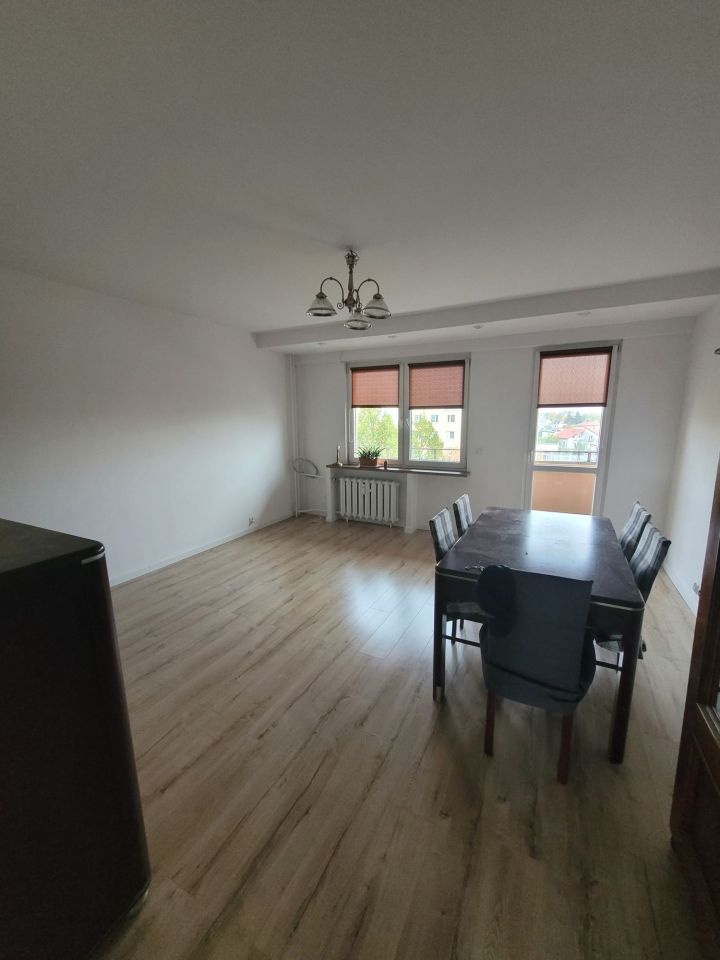 Mieszkanie 3-pokojowe Kutno. Zdjęcie 2