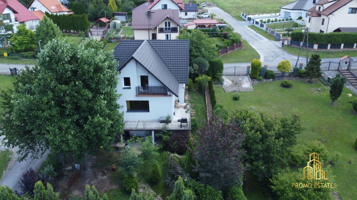 dom wolnostojący, 6 pokoi Bochnia, ul. Ferdynanda Maissa. Zdjęcie 2