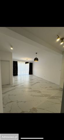 Mieszkanie 6-pokojowe Marki. Zdjęcie 1