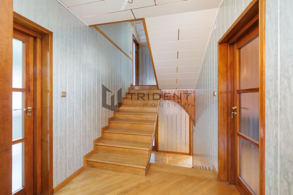 dom wolnostojący, 10 pokoi Marki. Zdjęcie 19