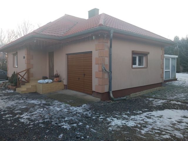 dom wolnostojący Stolec. Zdjęcie 1