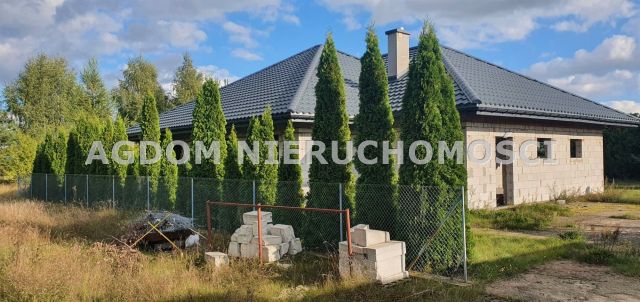 dom wolnostojący, 4 pokoje Zaduszniki. Zdjęcie 2