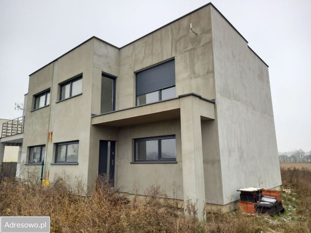 bliźniak, 4 pokoje Podrzecze. Zdjęcie 1