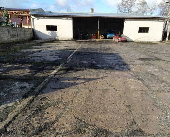 Hala/magazyn Klonowa, ul. Złoczewska. Zdjęcie 1