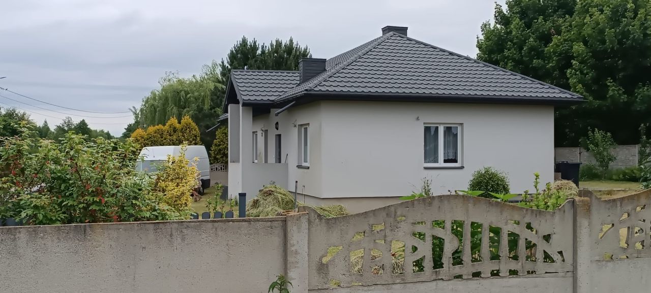 dom wolnostojący, 3 pokoje Błaziny Dolne. Zdjęcie 2