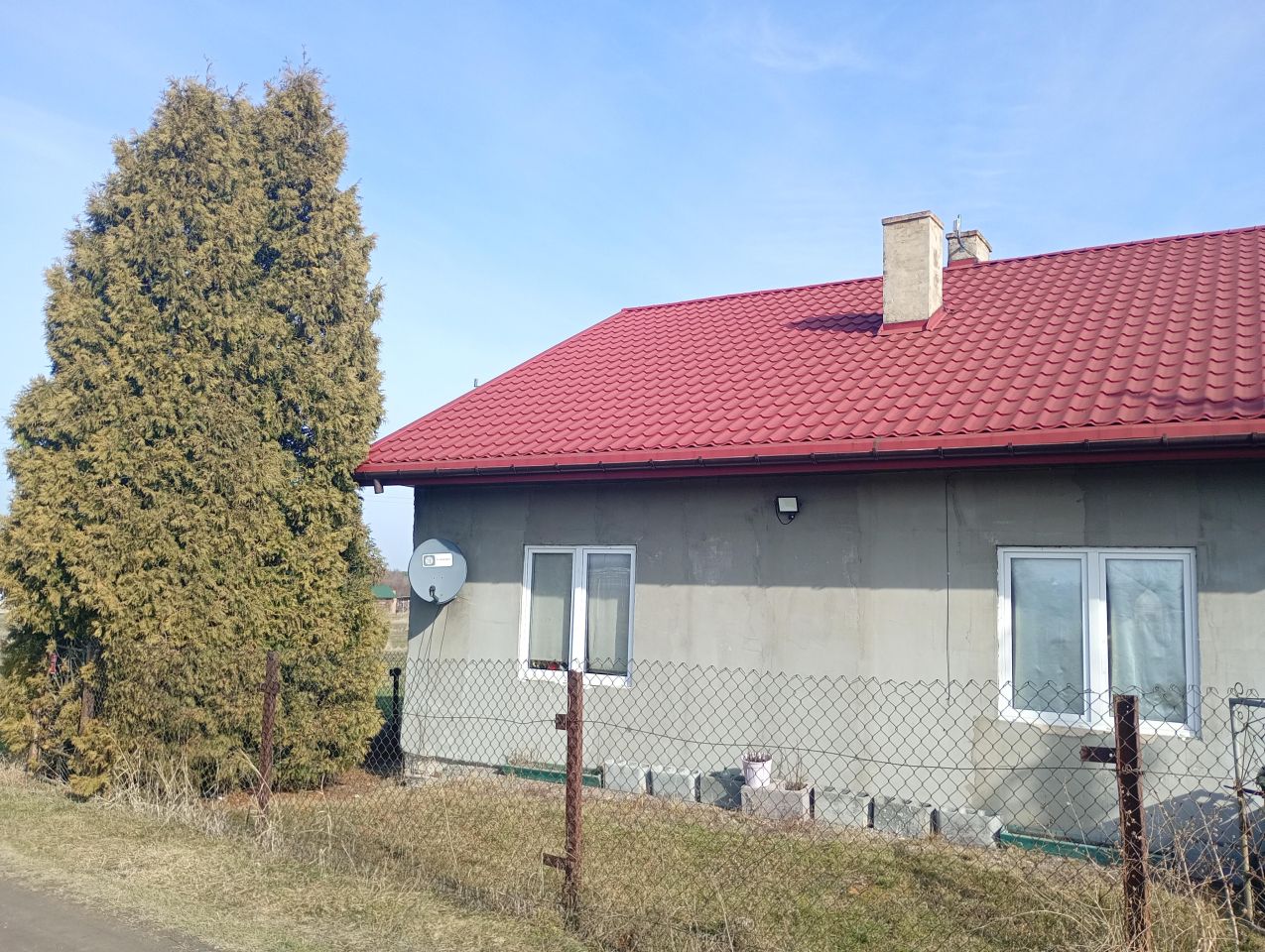 dom wolnostojący, 3 pokoje Niezdów, Niezdów. Zdjęcie 1