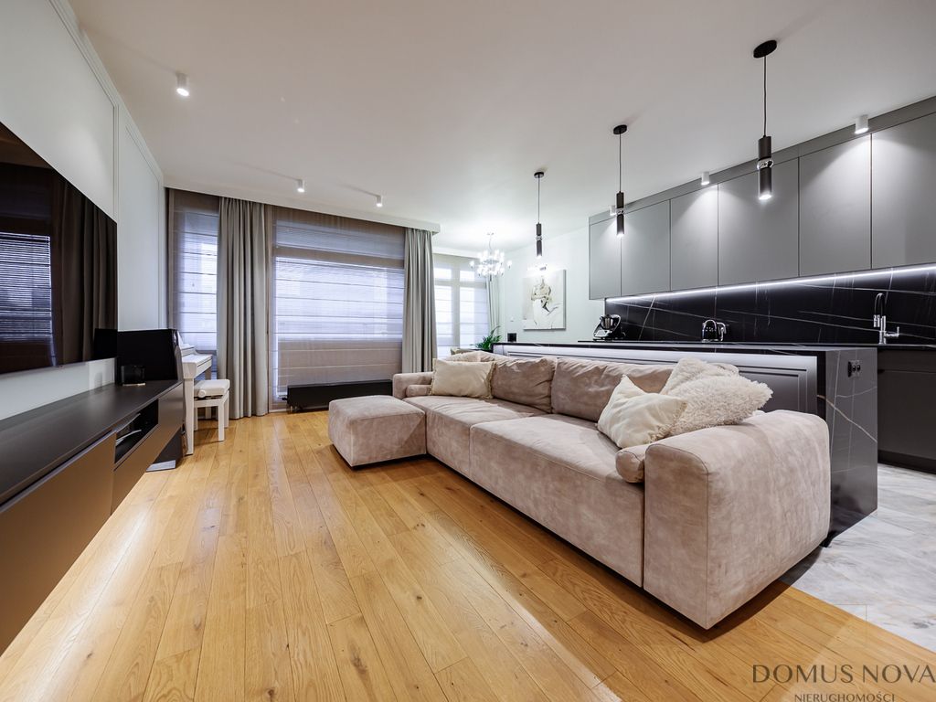 Mieszkanie 4-pokojowe Warszawa, ul. Kolejowa. Zdjęcie 1