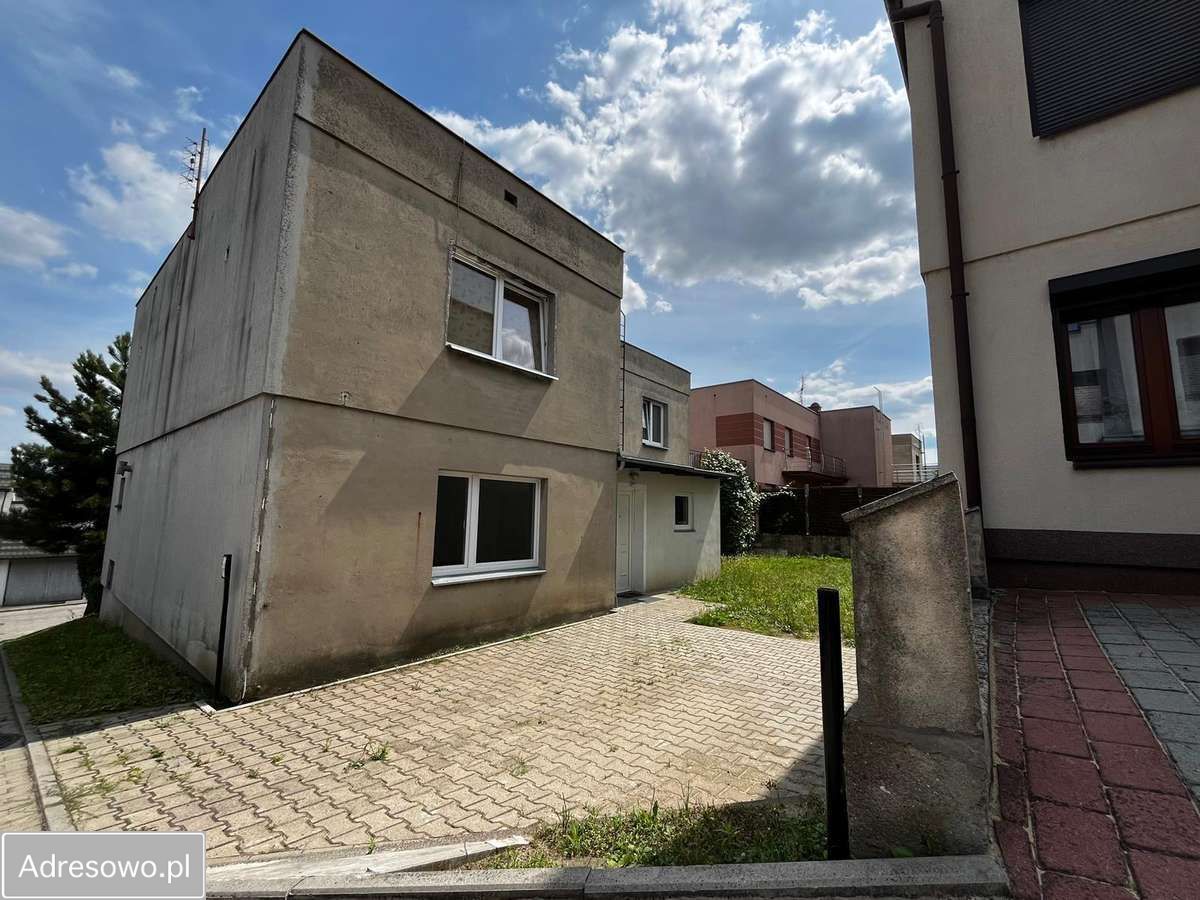 dom wolnostojący, 6 pokoi Gostyń