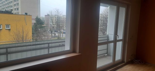 Mieszkanie 3-pokojowe Żory, os. Powstańców Śląskich. Zdjęcie 1