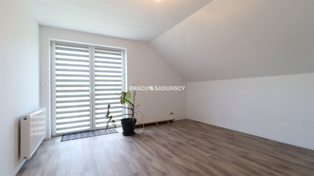 dom wolnostojący, 5 pokoi Poręba Spytkowska, ul. Graniczna. Zdjęcie 30